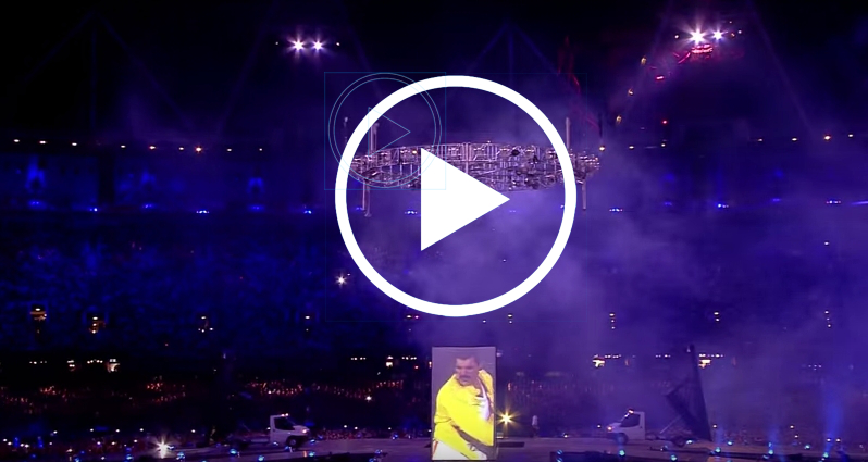 Невероятный перфоменс с Фредди Меркури на стадионе в Лондоне