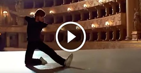 Сильный танец Михаила Барышникова под песню всеми любимого Владимира Высоцкого.